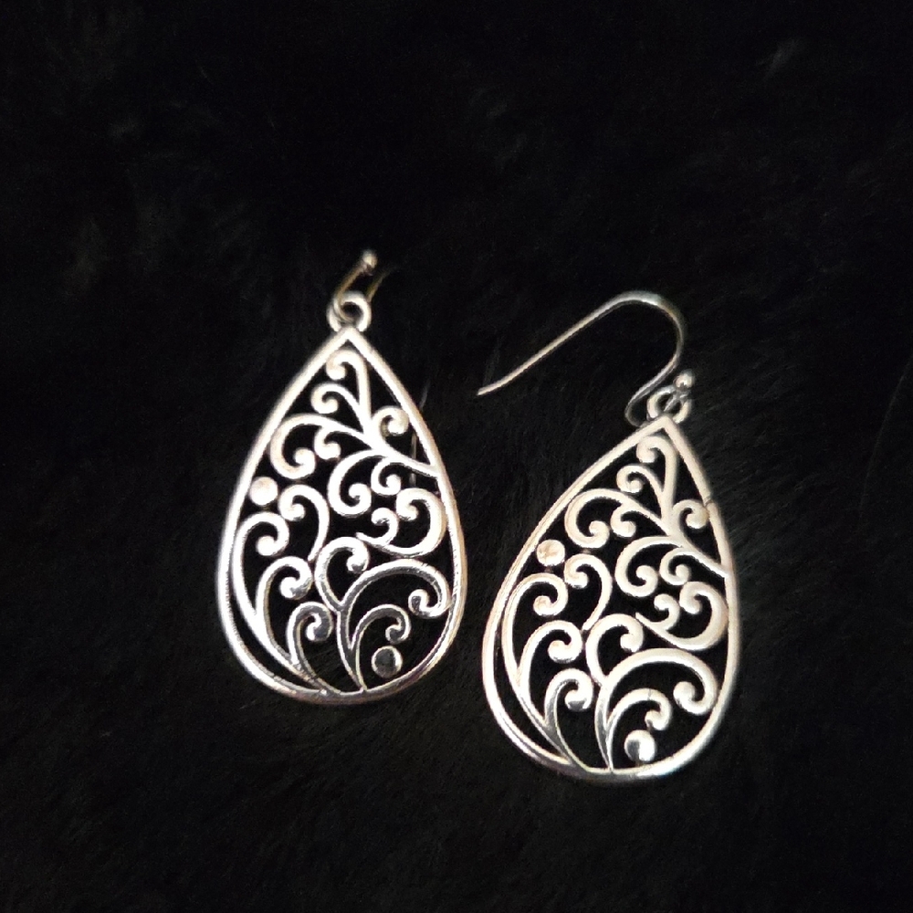 Elegant Teardrop Filigree Earrings - Silver Tone